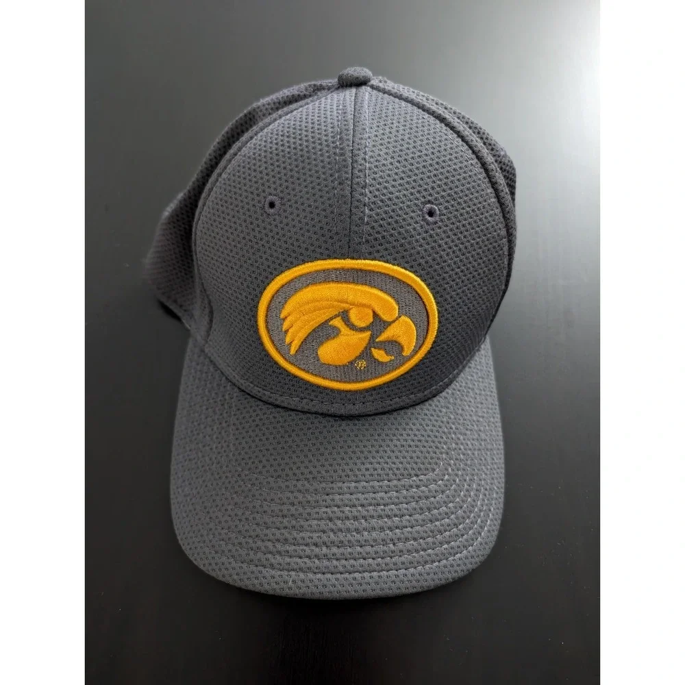 Iowa Hawkeyes New‎ Era 39Thirty Gray Flex Hat m-L
